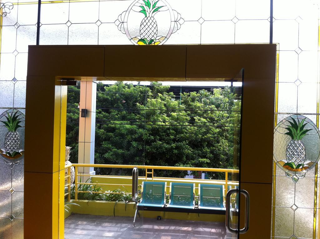 Hotel Pineapple Mansion Solo Zewnętrze zdjęcie