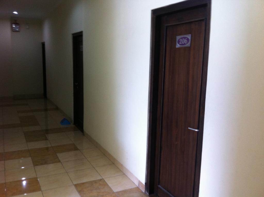 Hotel Pineapple Mansion Solo Zewnętrze zdjęcie
